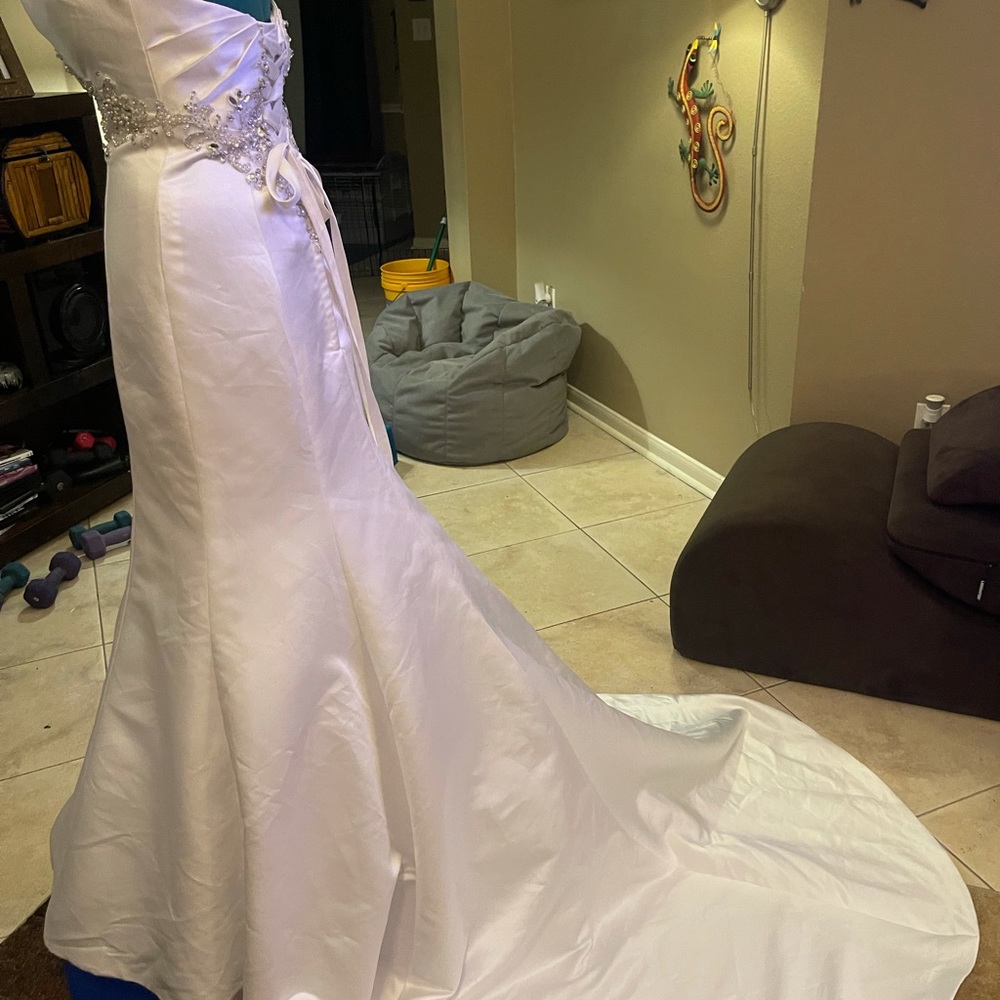 LAST MARKDOWN!Beautiful wedding dress by Anjali - Picture 3 of 13